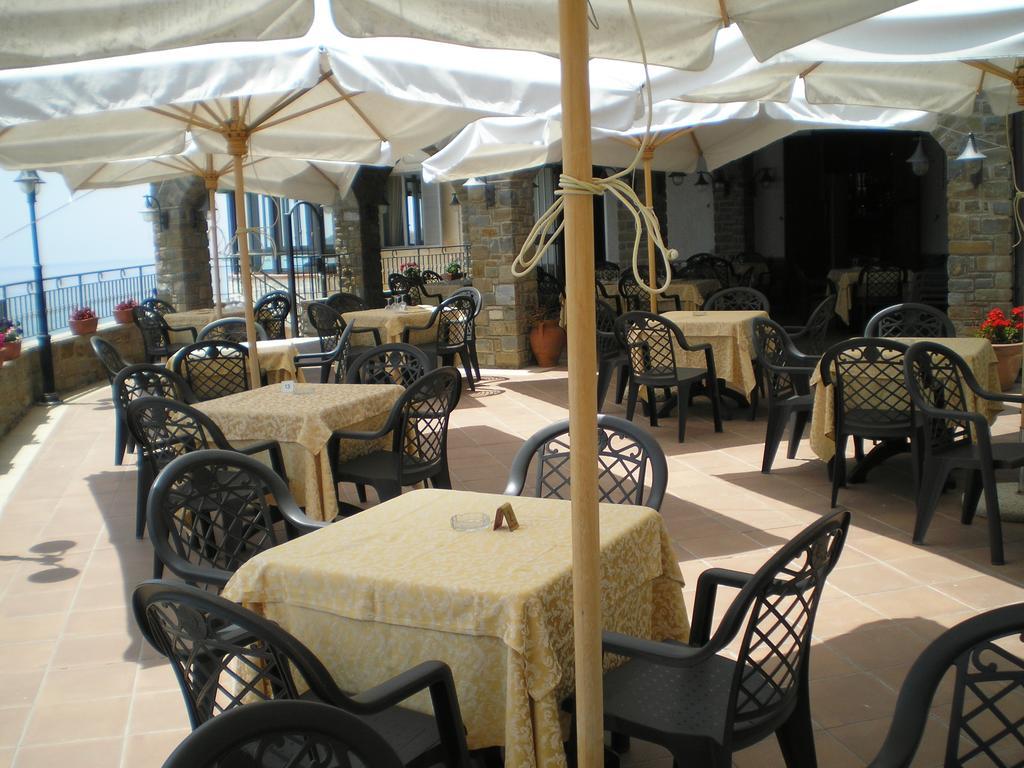 Hotel Sirena Кастеллабате Экстерьер фото